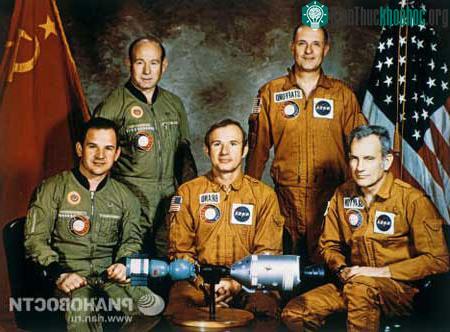 Hình ảnh về ngày Apollo - Soyuz gặp nhau trên quỹ đạo ảnh 2