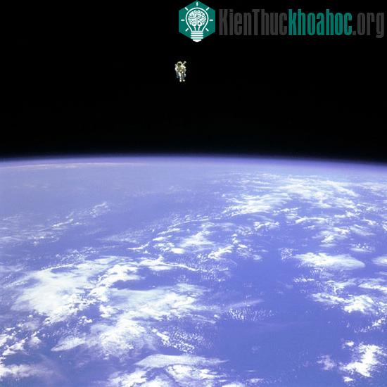Chuyến bay thực thi nhiệm vụ STS-41B của tàu con thoi Challenger