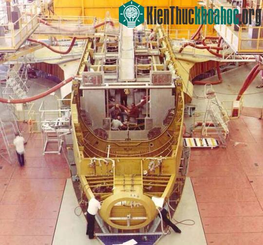 Khám phá nội thất 'khủng' của tàu Discovery ảnh 5