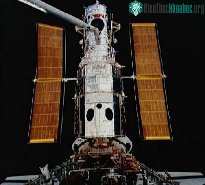 Chuẩn bị sửa chữa kính viễn vọng Hubble ảnh 0
