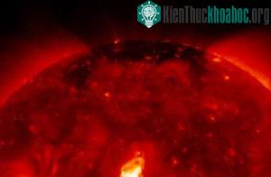 Lần đầu tiên chụp được ảnh hiện tượng phóng các dòng plasma từ Mặt trời ảnh 0