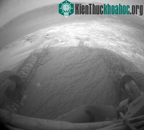 Robot thám hiểm sao Hỏa bắt đầu xuống miệng hố Victoria ảnh 0