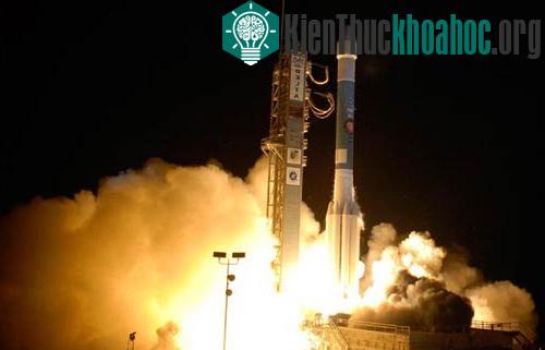 Tàu "Phoenix Mars Lander" đang được phóng lên