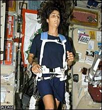 Trung tá Hải quân Mỹ Sunita Williams.