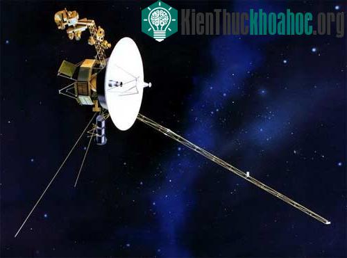Các vệ tinh Voyager 1 và 2 được phóng lên vũ trụ vào năm 1977
