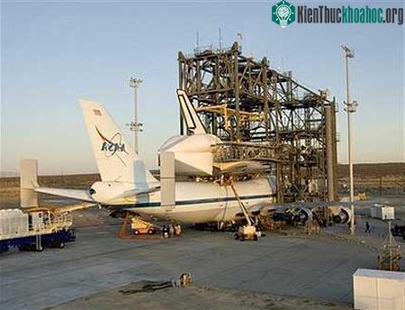 Máy bay cõng tàu con thoi ảnh 1