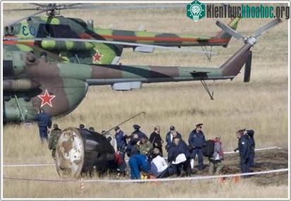 Vì sao tàu Soyuz TMA-11 đáp chệch hướng? ảnh 1