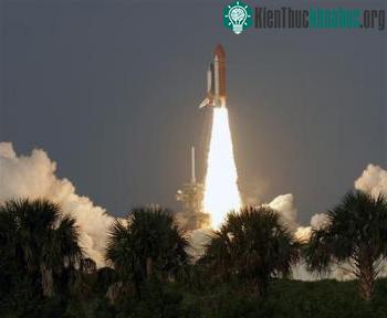 Tàu con thoi Endeavour lên đường ảnh 1