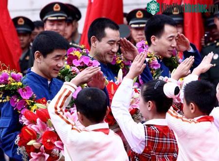 Hành trình người Trung Quốc bước ra ngoài vũ trụ ảnh 12