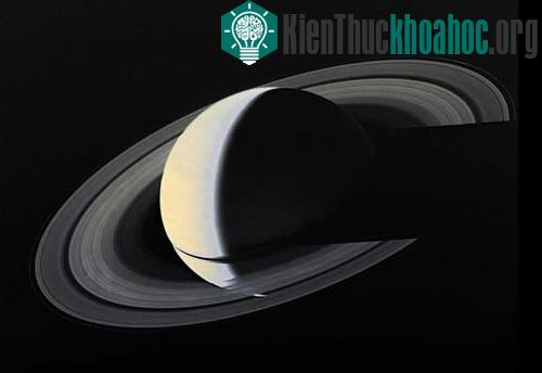 Ảnh sao Thổ do Voyager 1 chụp.