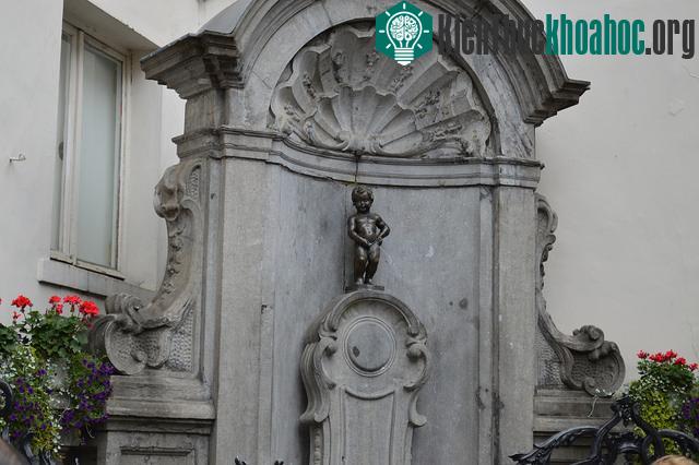 Chú bé đứng tè - biểu tượng của đất nước Bỉ