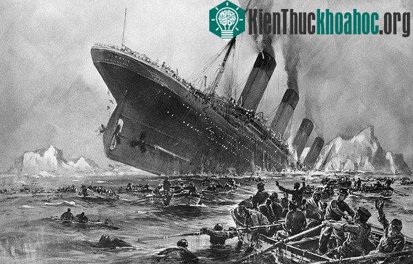 Cảnh tượng tàu Titanic đang chìm đắm do va phải băng ngày 14/4/1912 (Ảnh: titanic.wz.cz)