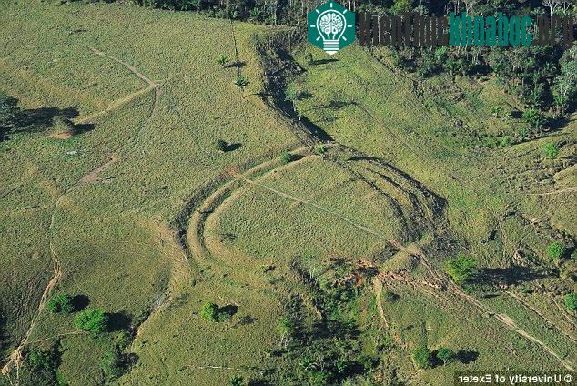 Vòng tròn khổng lồ bí ẩn - còn được gọi là geoglyph.