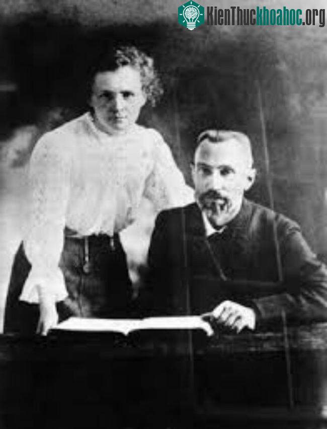 Vợ chồng bác học Curie. (Ảnh: Pin it)