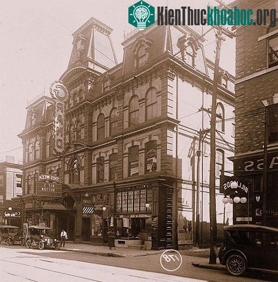 Grand Opera House (Toronto) - một nhà hát từng thuộc sở hữu của Ambrose Small