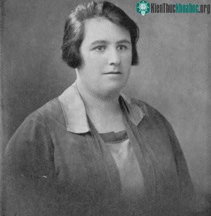 Rốt cuộc, quan tòa chỉ mất 30 phút để đưa ra bản luận tội. Helen Duncan trở thành người cuối cùng bị kết án “sử dụng yêu thuật” ở nước Anh.