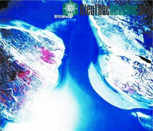 Ảnh hồng ngoại chụp lớp cát dưới lòng hồ Bà Dương