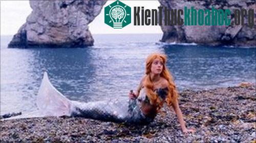Sinh vật giống như người cá được cho là sống ở đáy hồ Morar. (Ảnh:&nbsp;flippinyourfins.tumblr.com)