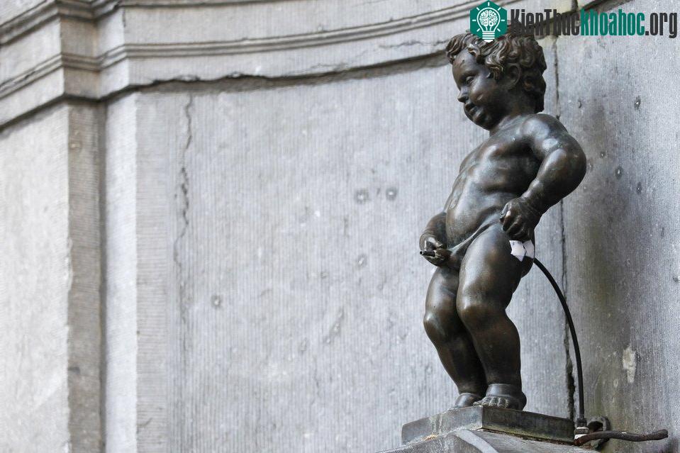 Manneken Pis - câu chuyện về một chú bé anh hùng