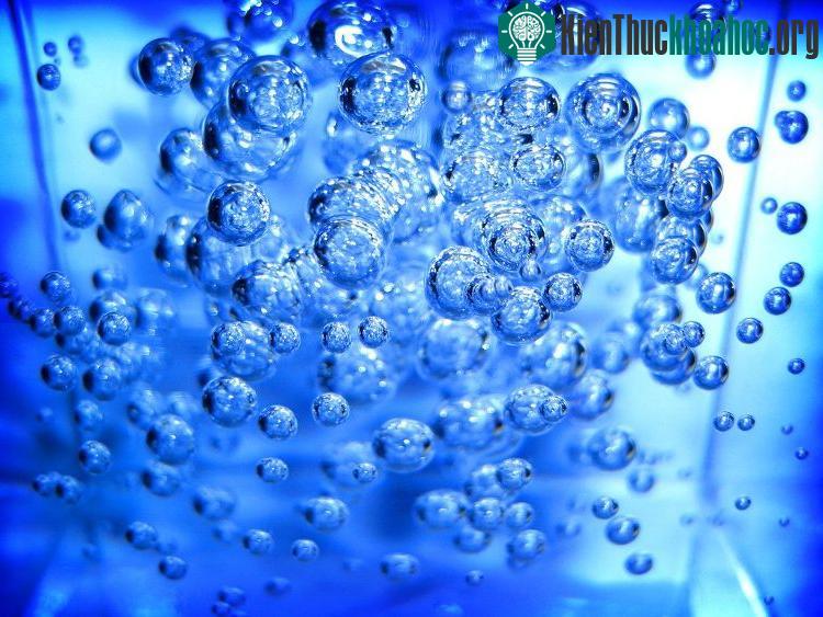 Khí oxi trên Trái Đất có nguồn gốc từ đâu?