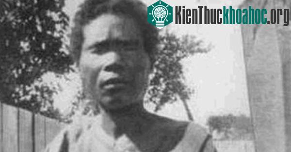 Xác sống Felicia Felix-Mentor.