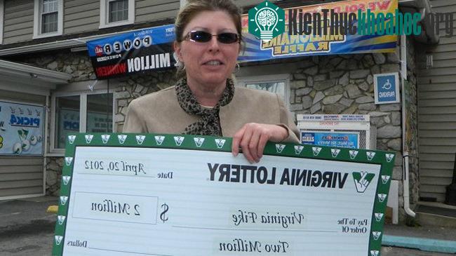 Virginia Fike và giải thưởng không tưởng