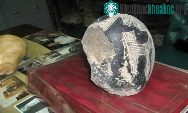 Những hòn đá này mang nhiều kích thước khác nhau, có thể đặt vừa lòng bàn tay hoặc thậm chí cao tới một mét.