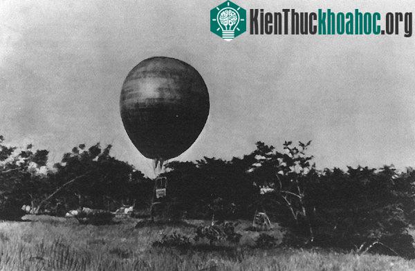 Chiếc khinh khí cầu xuất hiện sau 36 năm mất tích bí ẩn.