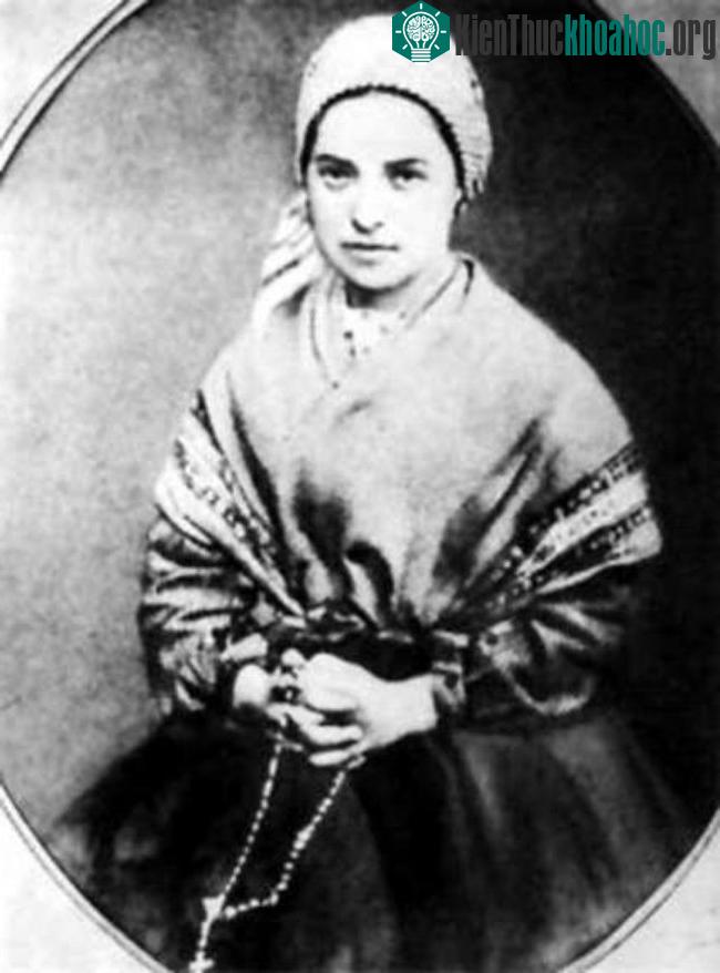 Tu nữ Bernadette Soubirous.