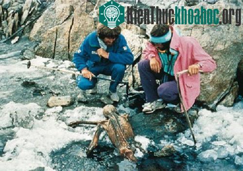 Một trong 2 nhà leo núi phát hiện xác ướp Otzi đã tử vong