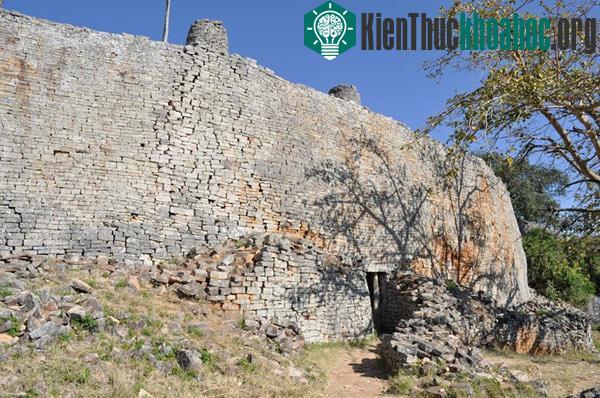 Bí ẩn kinh ngạc của vương quốc đá Đại Zimbabwe