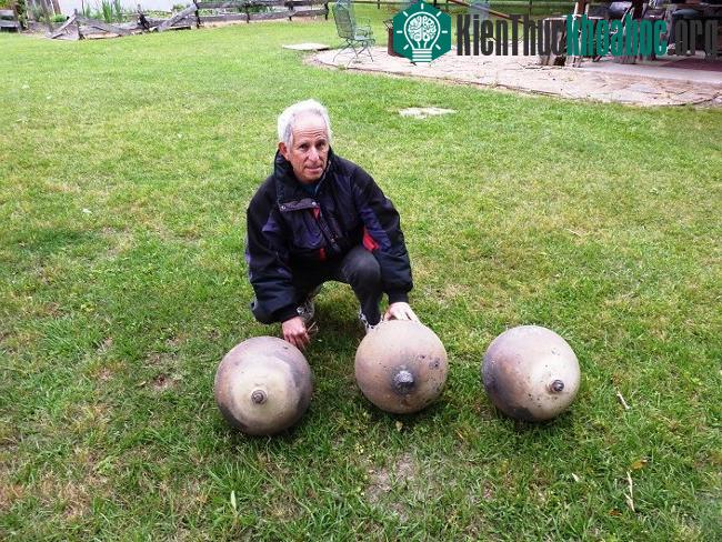 Một người dân tên Paul Maley tìm thấy đến 3 Space Balls tại Mỹ trong tháng 6 năm nay.