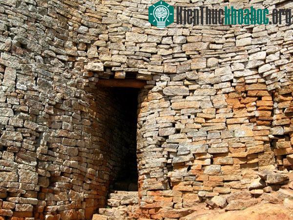 Bí ẩn kinh ngạc của vương quốc đá Đại Zimbabwe