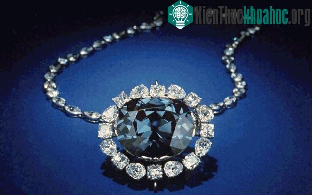 Lời nguyền của viên kim cương Hy Vọng.