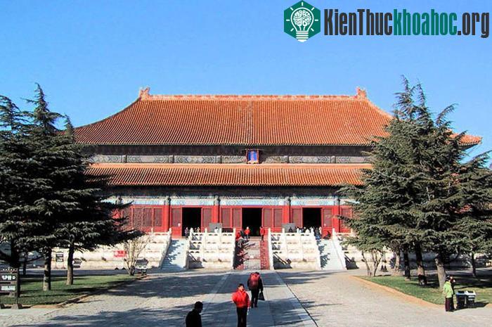 Lăng tẩm hoàng gia nhà Minh – Thanh là một quần thể các lăng tầm, mộ của các vua chúa, hoàng hậu, phi tần, công chúa... thuộc hai triều đại Minh, Thanh của Trung Quốc.