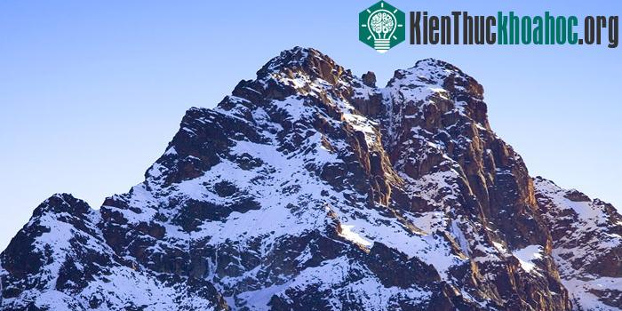 Vườn quốc gia núi Kenya là một khu vực được thành lập từ năm 1949 để bảo vệ khu vực núi và xung quanh núi Kenya.