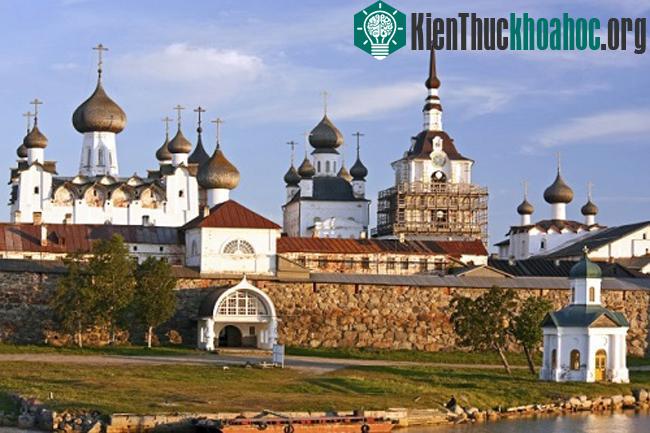 Quần đảo Solovetsky bao gồm 6 hòn đảo với diện tích khoảng 300 km2.