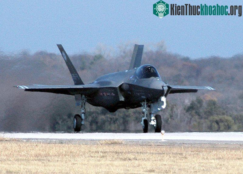 Máy bay tiêm kích Lockheed Martin F-35 Lightning II