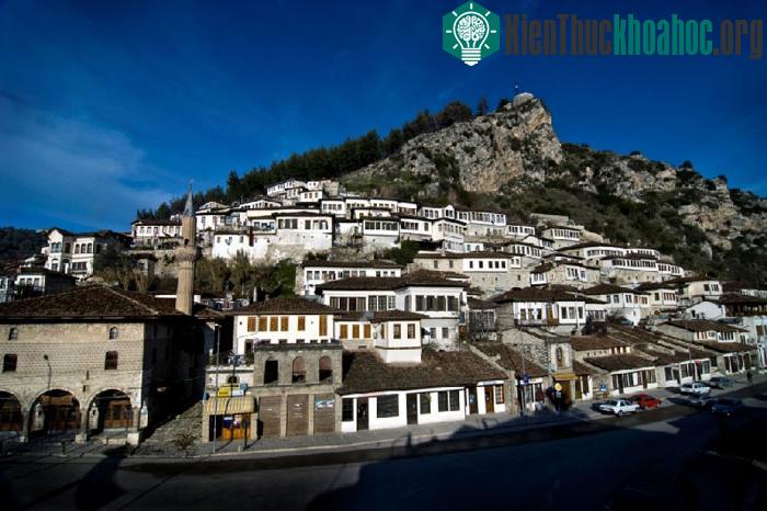 Trung tâm lịch sử Berat và Gjirokastra