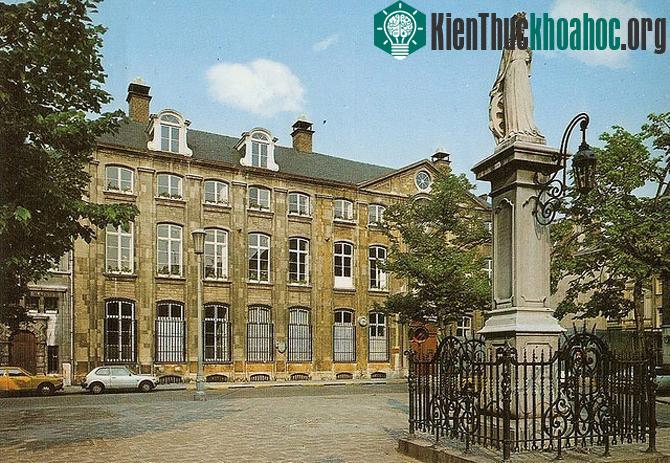 Bảo tàng Plantin – Moretus vốn là một nhà máy in và cũng là nhà xuất bản được hình thành từ thời kỳ Phục Hưng
