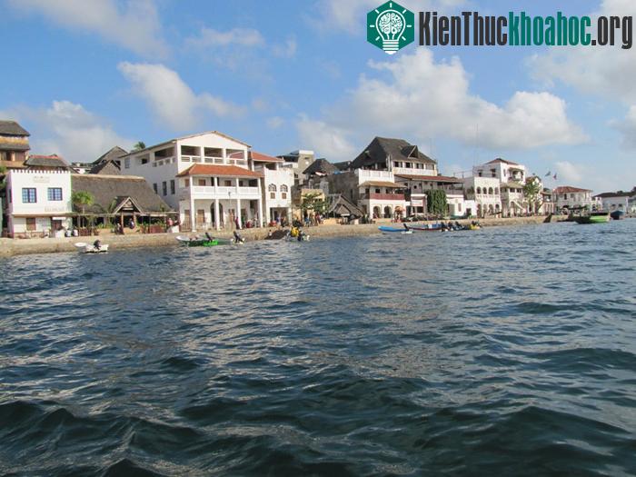 Thành phố Lamu nằm trên bờ biển phía đông của châu Phi