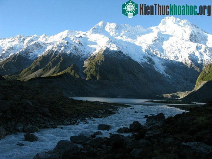 Phần chính của vườn là dãy núi Rwenzori