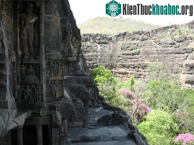 Chùa hang Ajanta - Ấn Độ