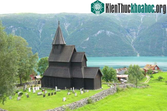 Nhà thờ ván gỗ Urnes - Nauy