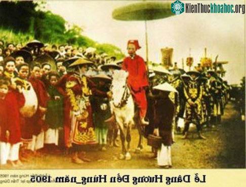 Hình ảnh Lễ dâng hương Đền Hùng vào năm 1905. (Ảnh: Internet).