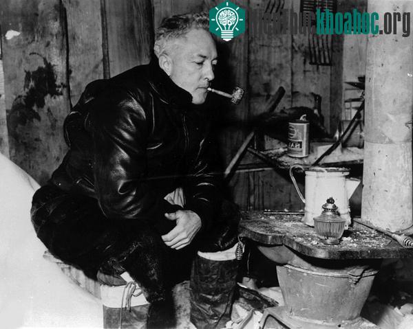 28/11/1929 - Richard Evelyn Byrd trở thành người đầu tiên bay qua Nam Cực