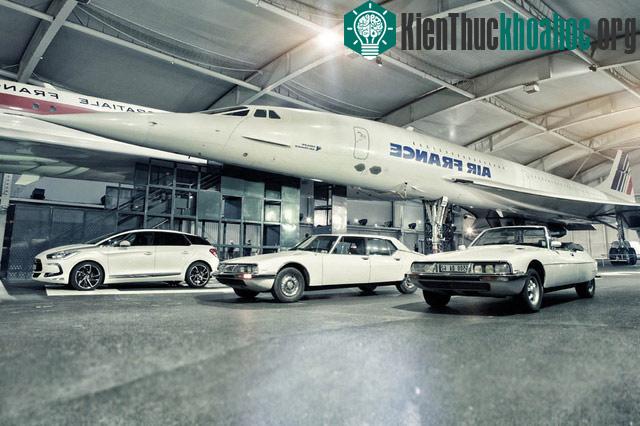 26/11/2003 - Máy bay siêu thanh Concorde thực hiện chuyến bay cuối cùng của mình
