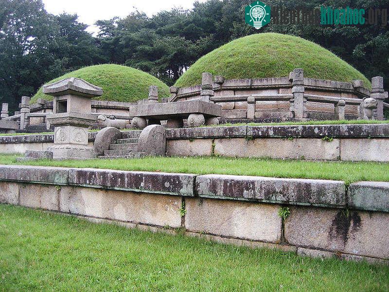 Kaesong (tên việt là Khai Thành) là một thành phố ở tỉnh phía bắc tỉnh Hwanghae thuộc khu vực phía nam Bắc Triều Tiên