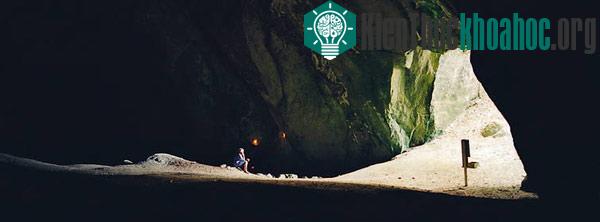 Cộng hòa Vanuatu là một đảo quốc gồm một nhóm các quần đảo nằm tại tây nam Thái Bình Dương.
