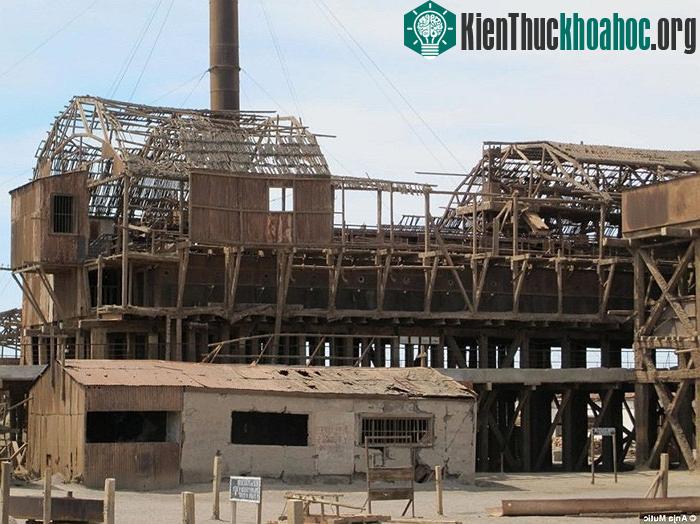 Humberstone là một thị trần nhỏ trên sa mạc Atacama của Chile được thành lập năm 1862.